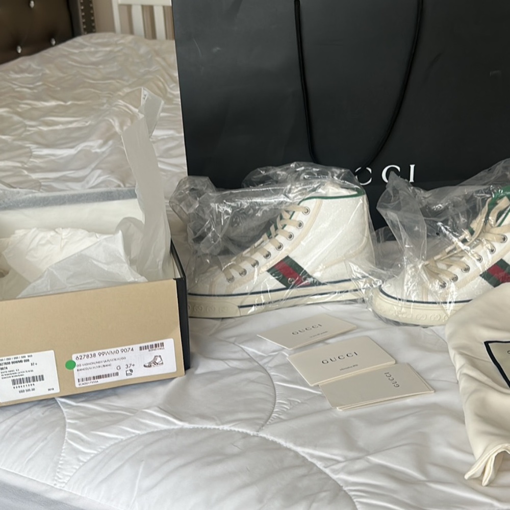 Gucci Sneakers - Picture 3 of 4